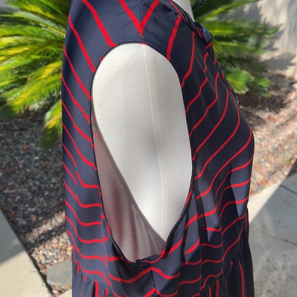 Torrid Lexie Blue & Red Stripe Georgette Tunic Tank High Size 2 - Picture 4 of 15